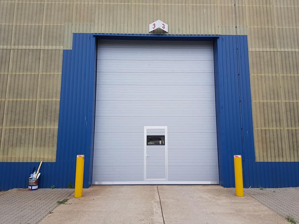 Industriālie vārti 7