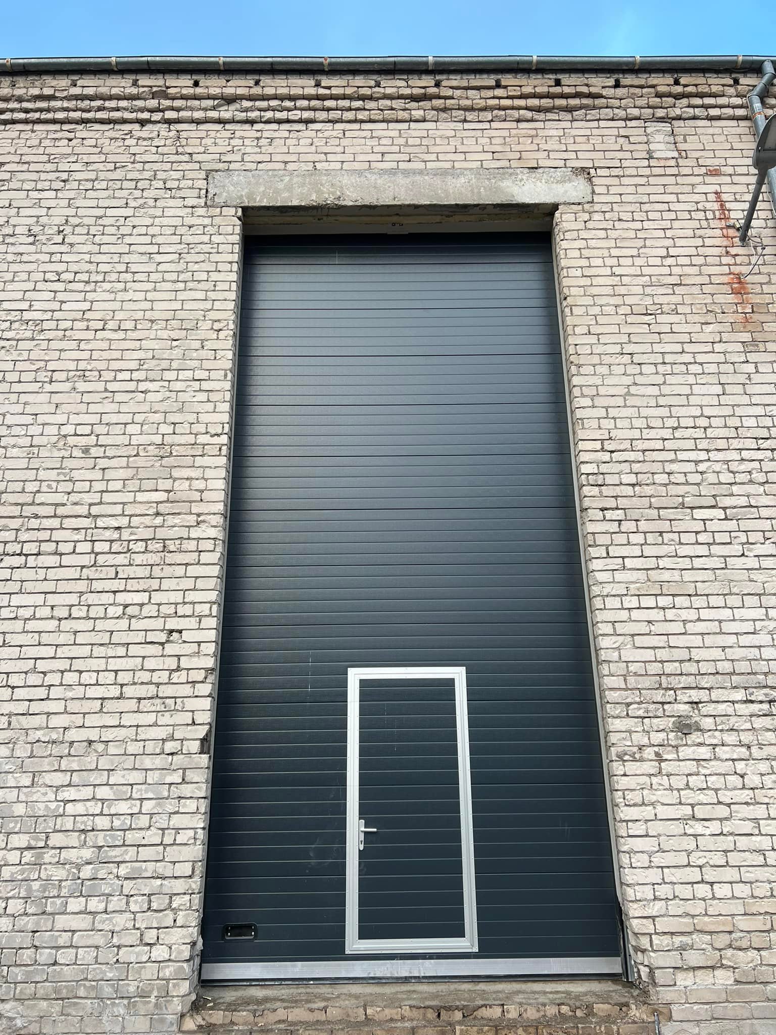 Industriālie vārti 11